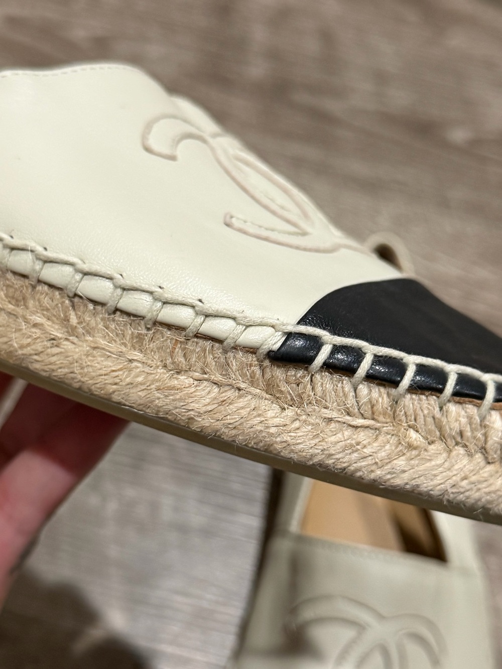 CHANEL Black Beige Leather Lambskin Espadrilles CC Cap Toe Sole Slip On EU Sz 39 - Picture 10 of 10